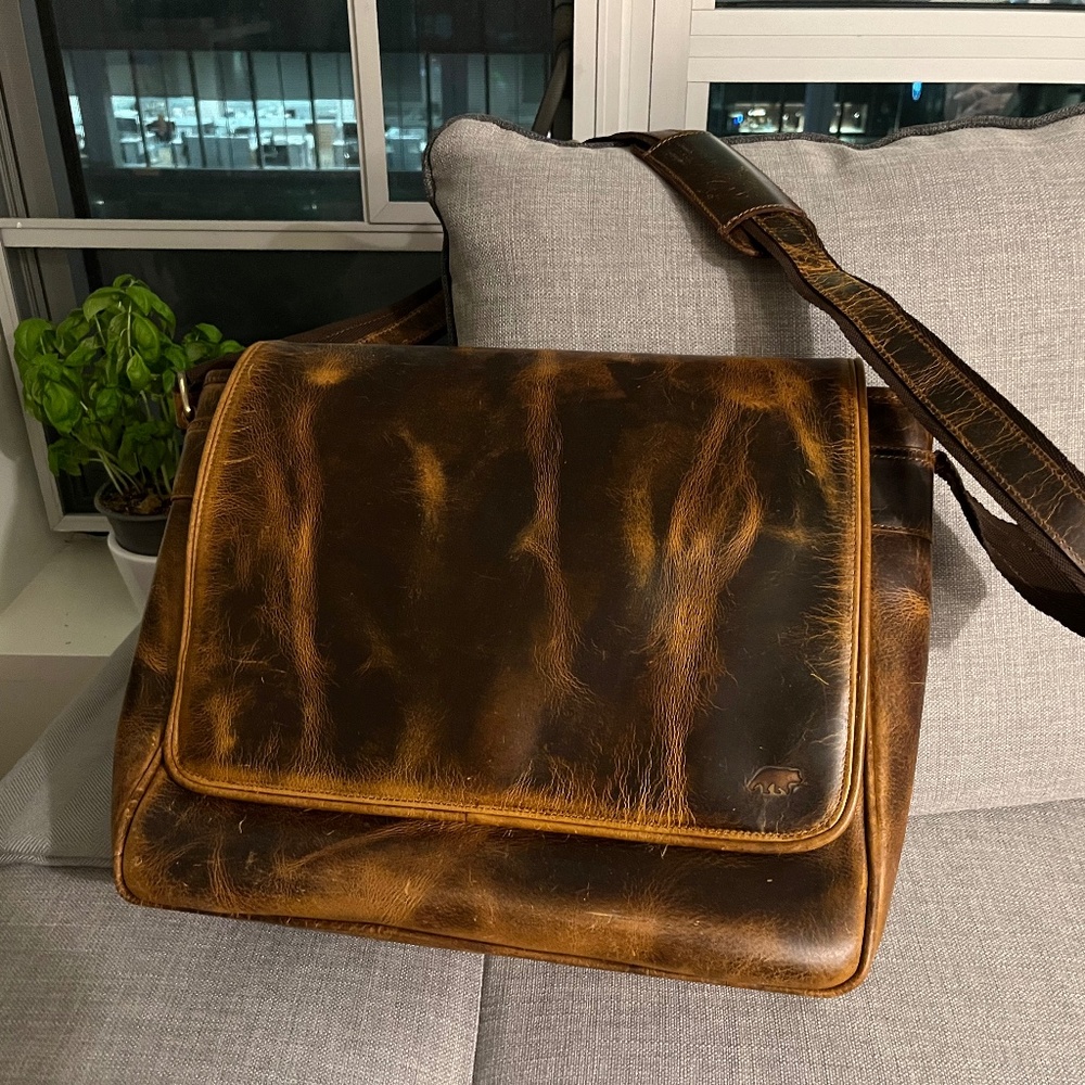 Kodiak Kasiloff genuine leather messenger bag